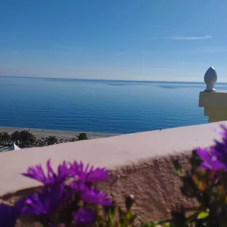 Amazing 3 Bedroom Townhouse Close To Burriana, Apartment Nerja